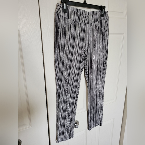 Chico's traveler pants - Picture 6 of 7